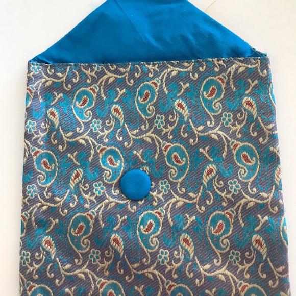 Jewelry - Silk jewelry pouch, bag new